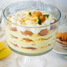 Banana pudding in a serving trifle dish