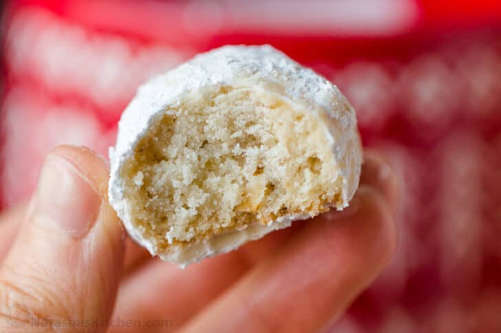 Center of a Russian tea cake cookie